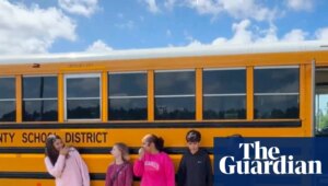 Mississippi school kids stop school bus on highway after driver passes out | Mississippi